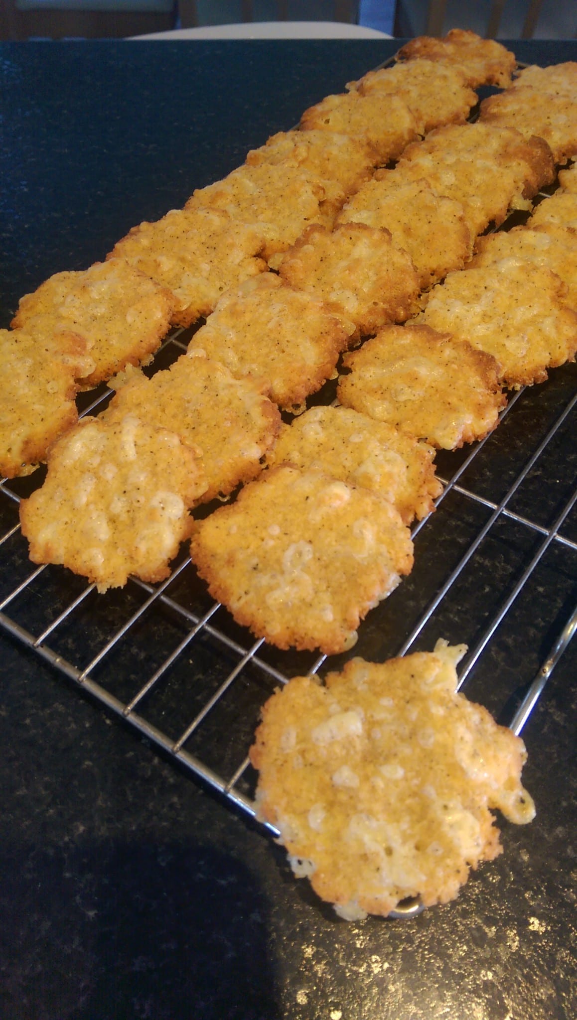 Read more about the article Savoury Cheese Crackers
