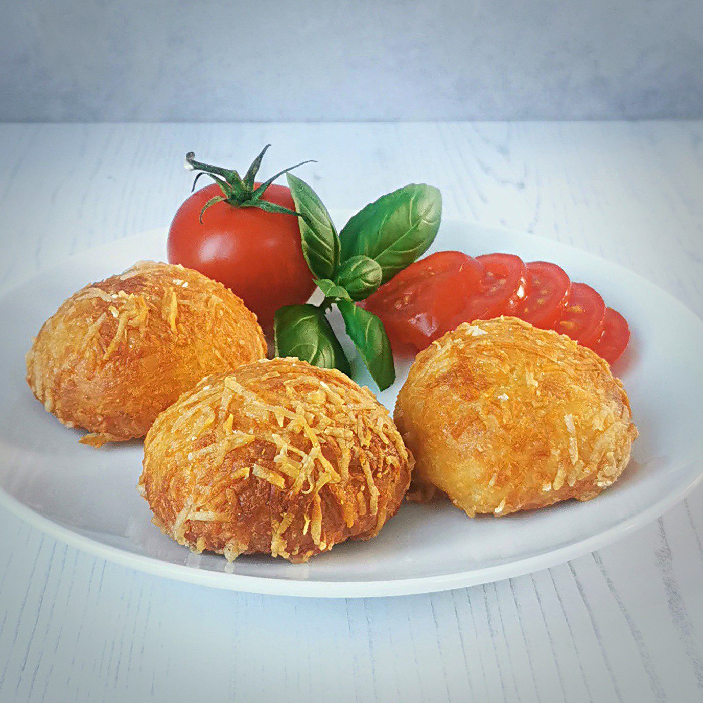 Read more about the article Best ever air fryer low carb keto garlic dough balls